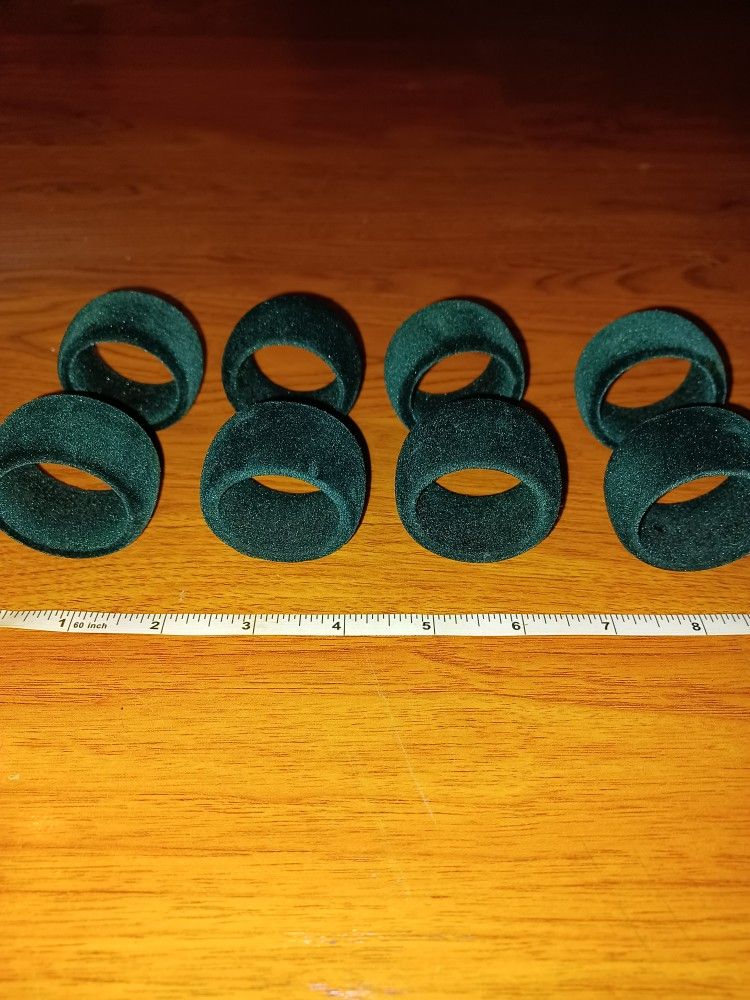 Set Of 8 Hunter Green Velvet Napkin Rings