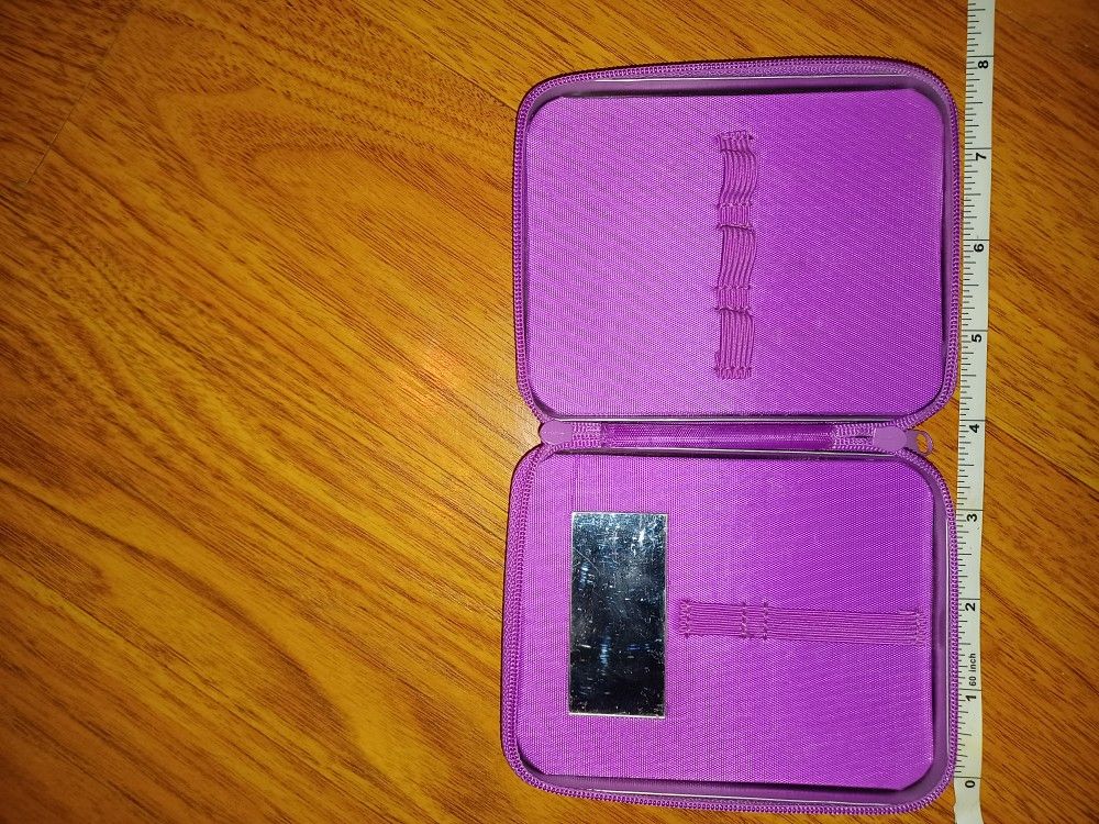 Beautiful Make-up Or Other Case - photo 3