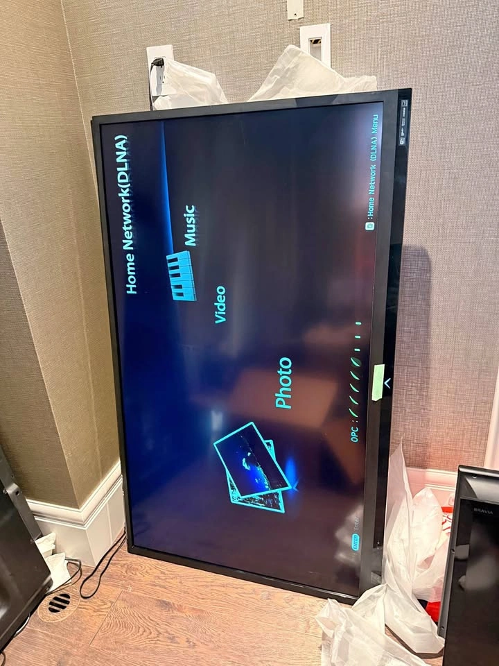 60” Sharp Aquos TV