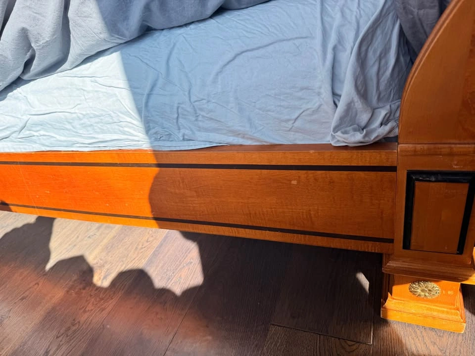 Queen bed frame - photo 3