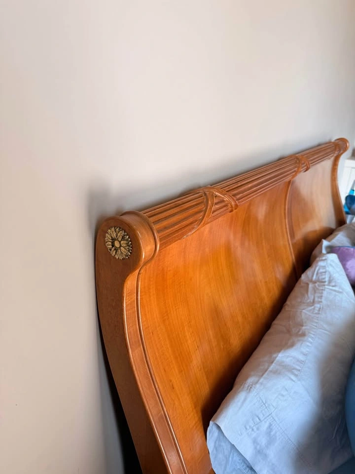 Queen bed frame - photo 4