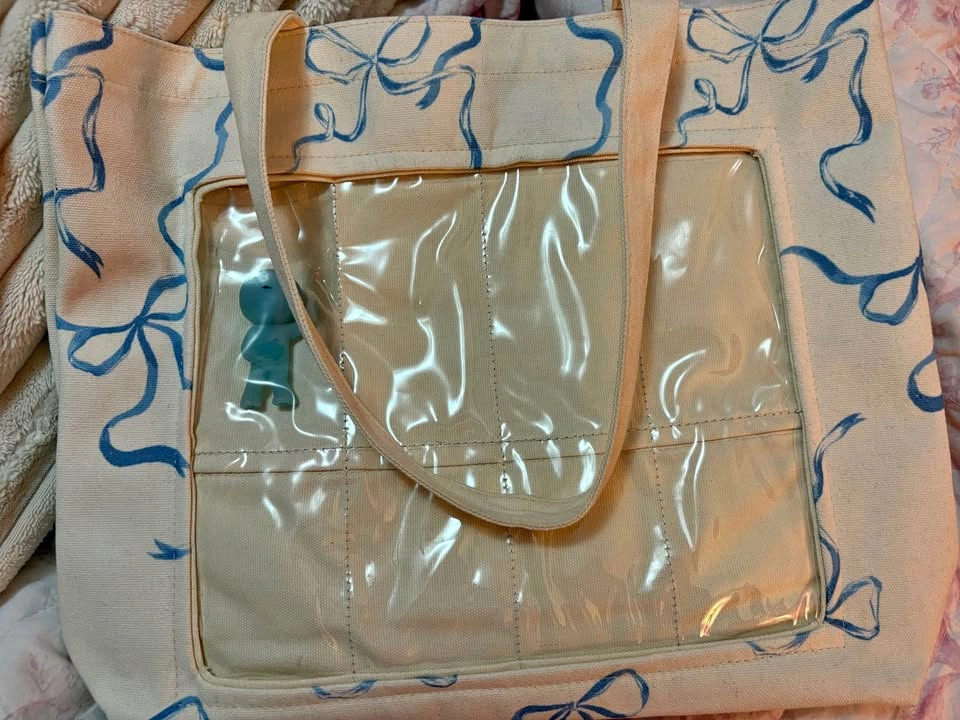 Figurine tote bag!