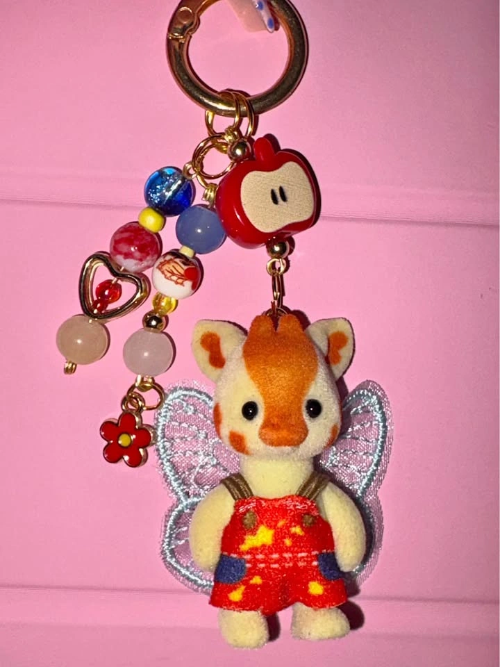 calico giraffe keychain 🦒