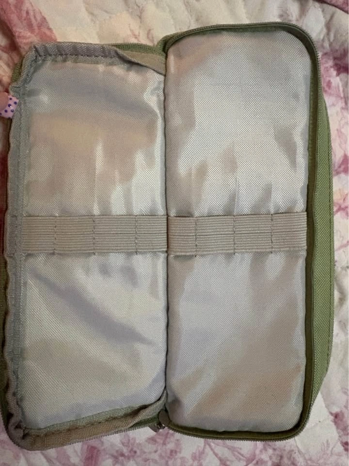 green Special pencil case - photo 2