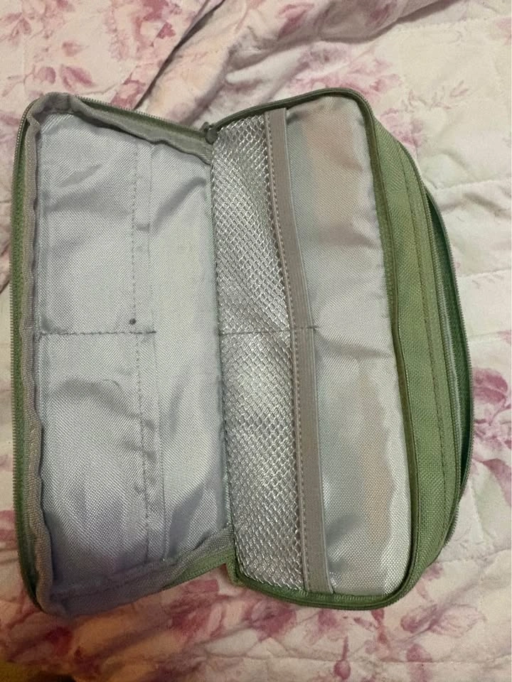 green Special pencil case - photo 4