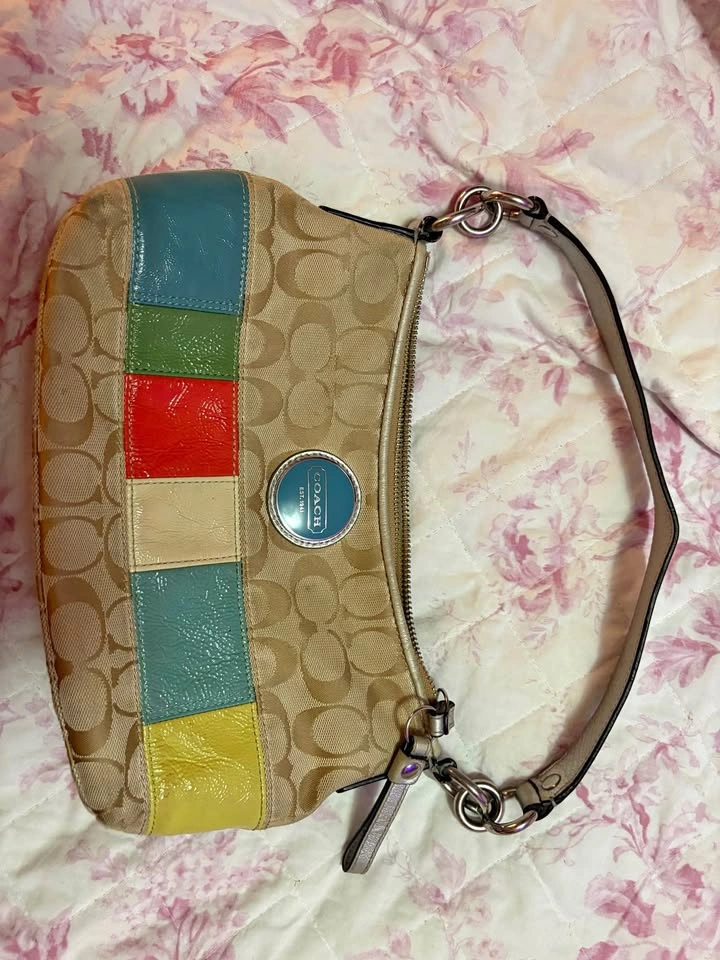 Y2K COACH shoulder bag 🤍