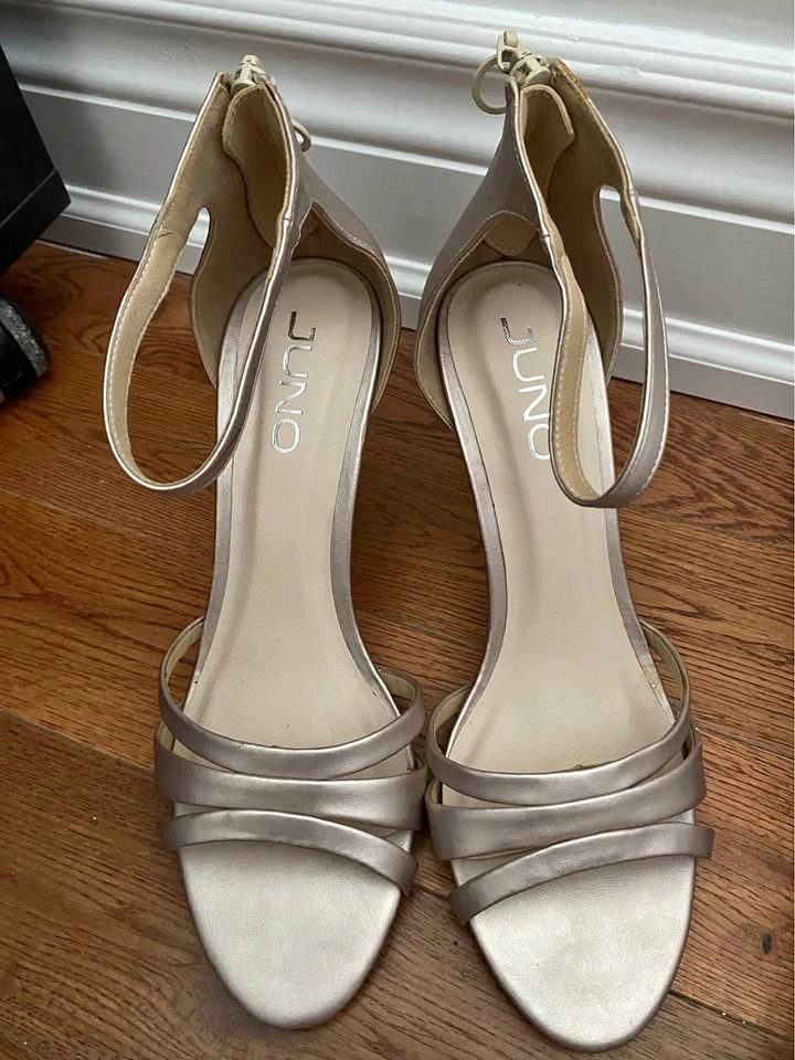 Shoes - Like new