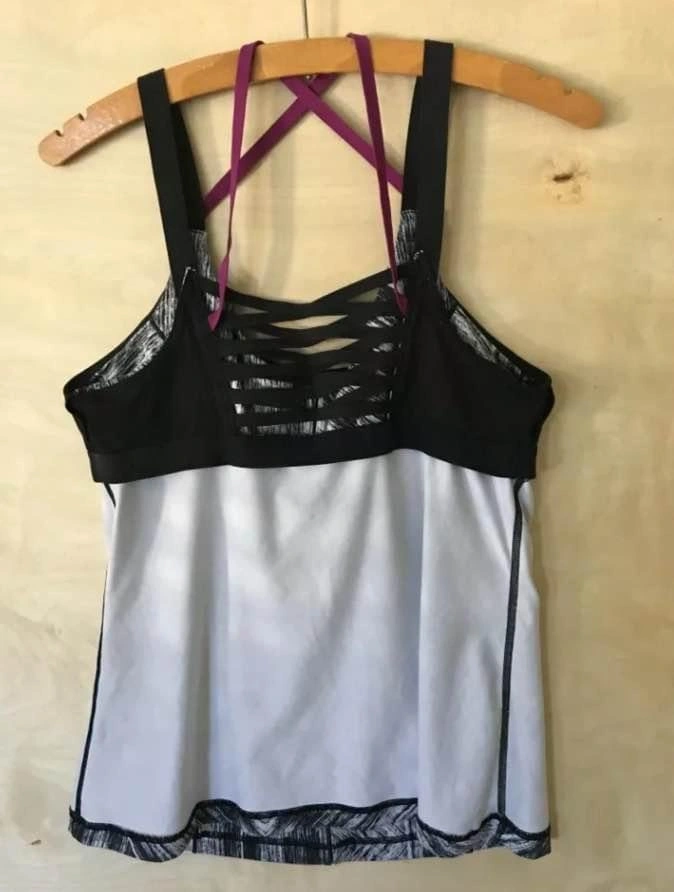Lululemon tank top with built in bra size 10 - photo 4