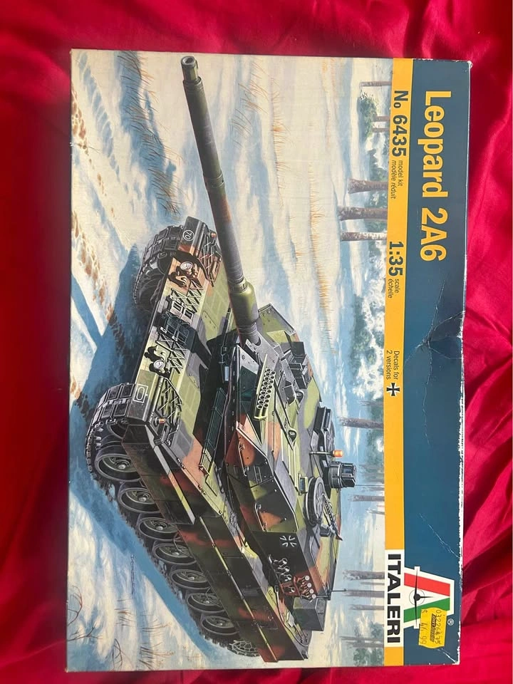 Italeri leopard tank model kit