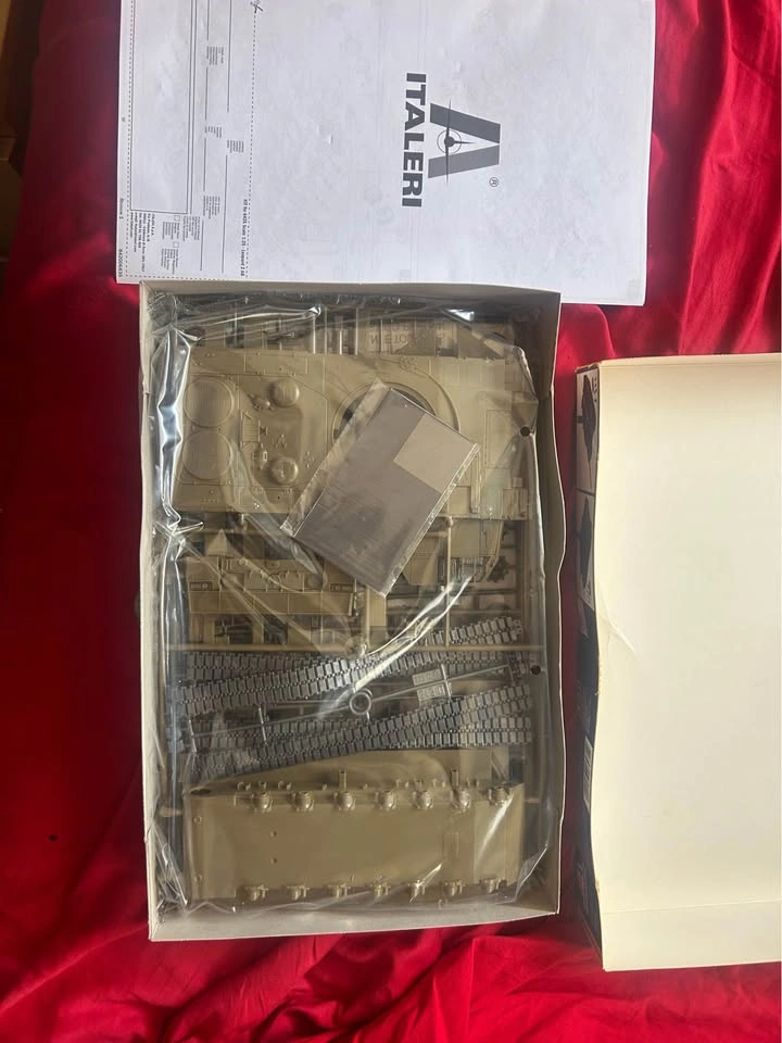 Italeri leopard tank model kit - photo 2