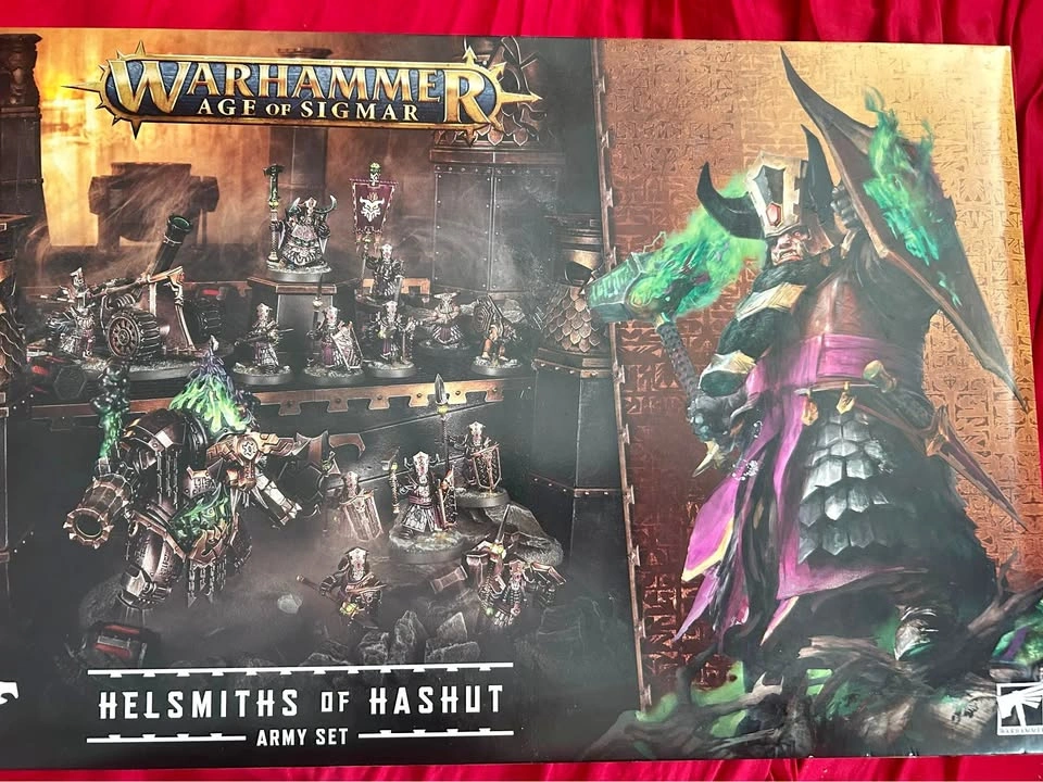 Various warhammer models and kits