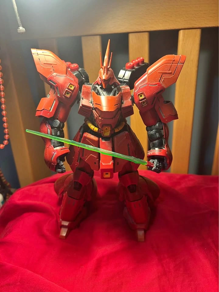 Master Grade Sazabi Gundam
