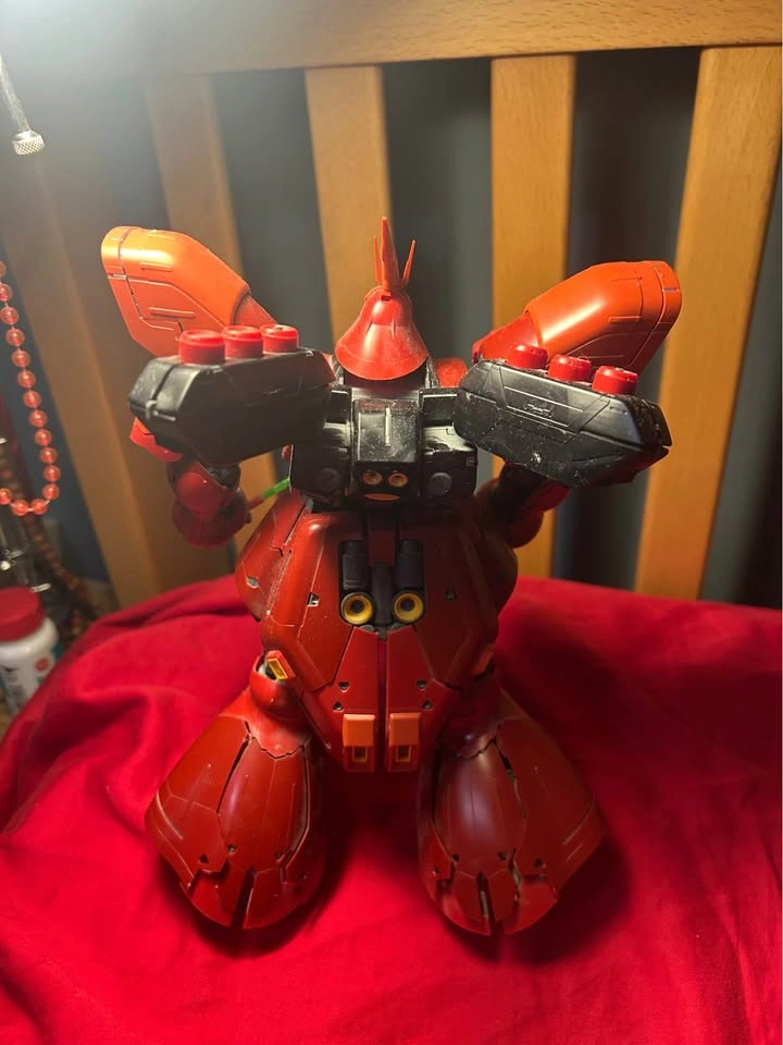 Master Grade Sazabi Gundam - photo 2