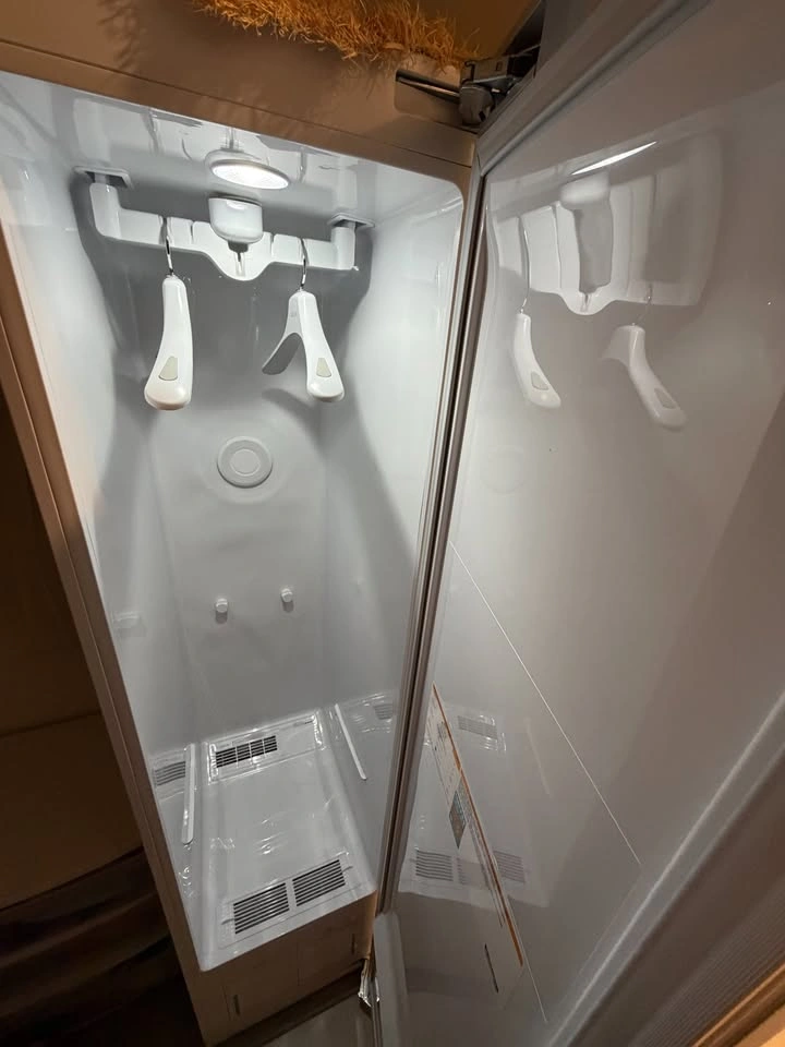LG Styler Smart Steam Clothing Care System (Mirror Finish) - photo 4