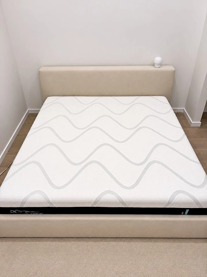 Tempur-Pedic React Medium King Mattress - Excellent Condition