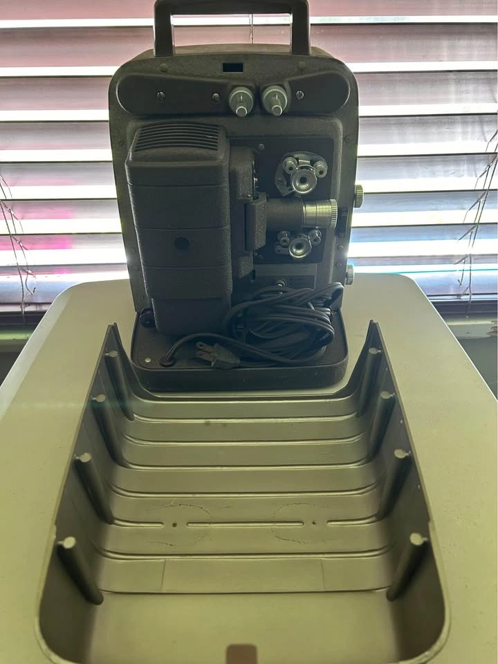 Vintage Bell & Howell Movie Projector - photo 3