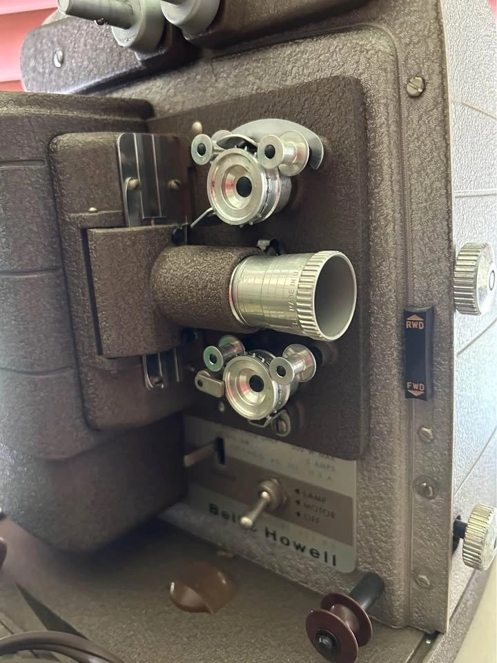 Vintage Bell & Howell Movie Projector - photo 5