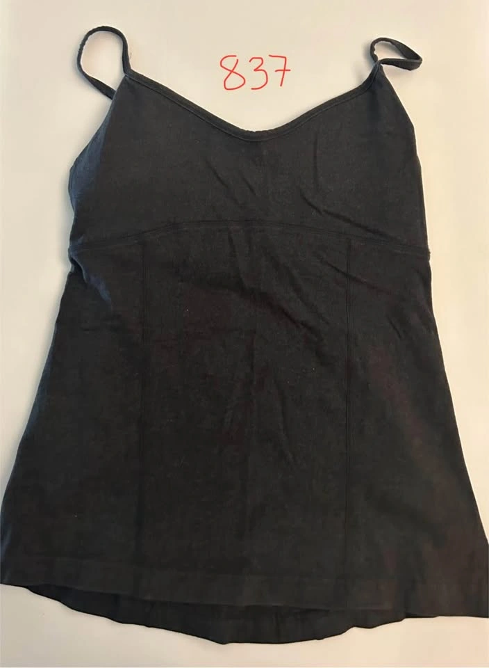 Lululemon adjustable bra
