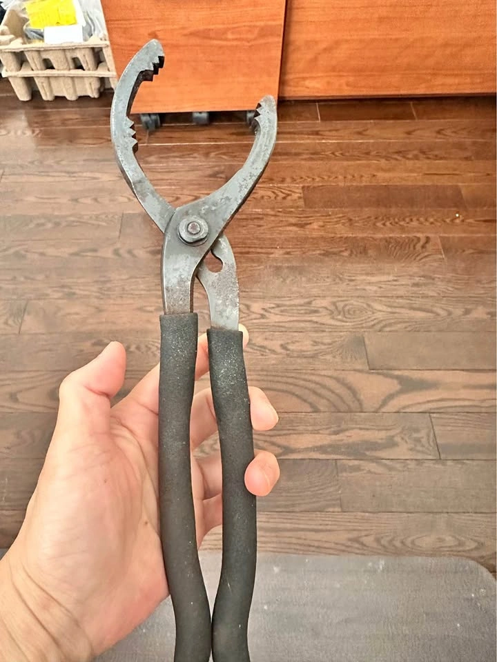 Adjustable Oil Filter Pliers & PVC Pipe Wrench – 12" Heavy Duty