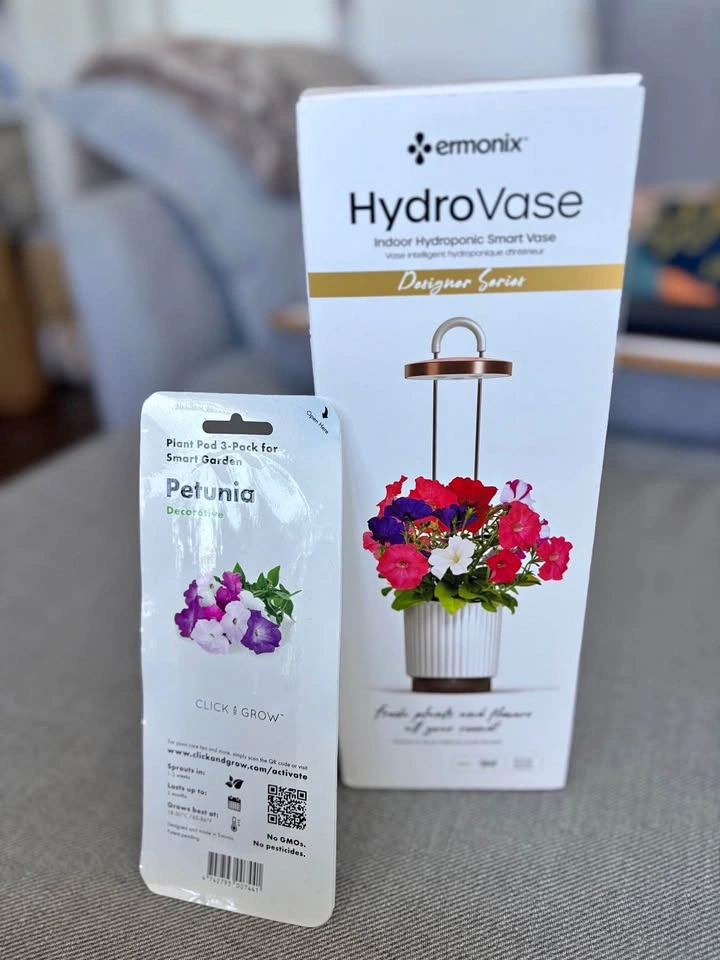 Ermonix HydroVase Indoor Hydroponic Smart Vase with Petunias