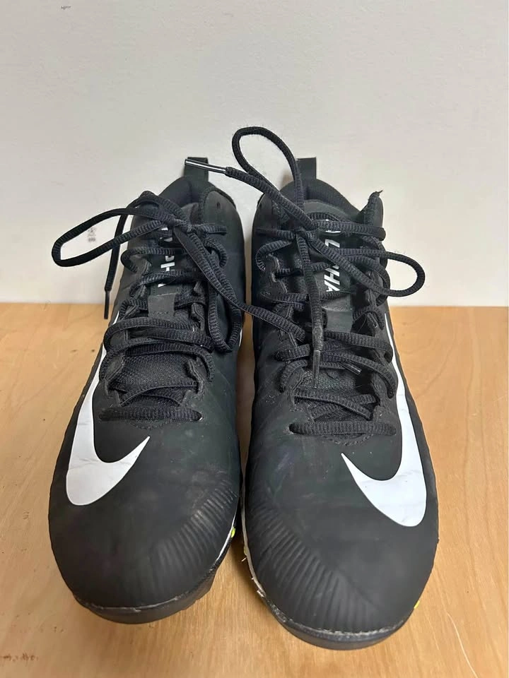 Men’s Nike Aloha FastFlex sporting cleats