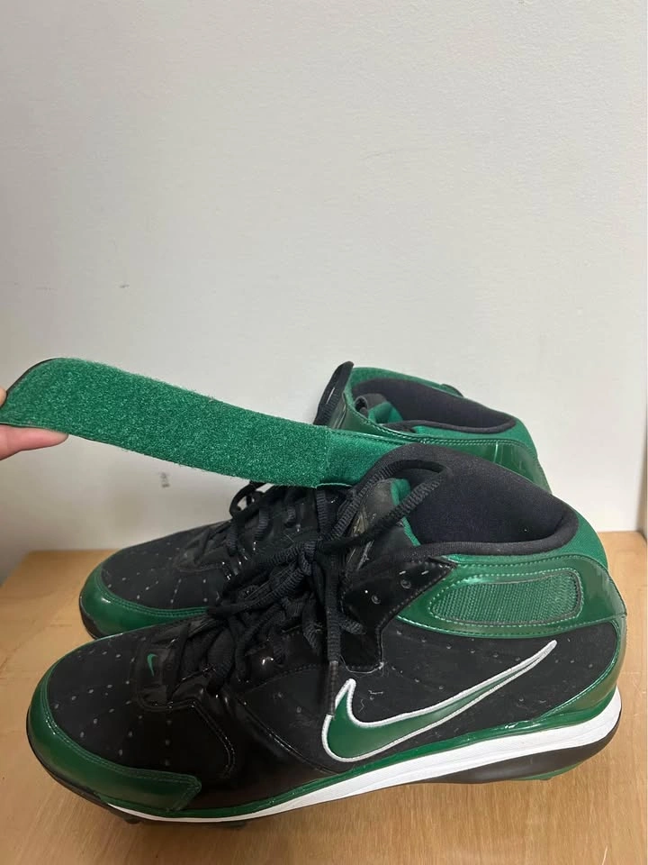 Men’s Nike Air hi-top cleats - photo 4