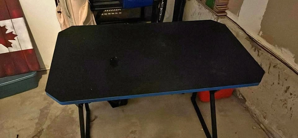 Gaming desk