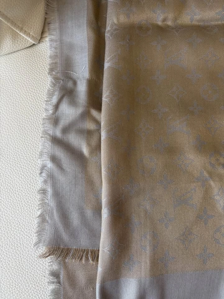 Louis Vuitton Monogram Scarf - photo 4