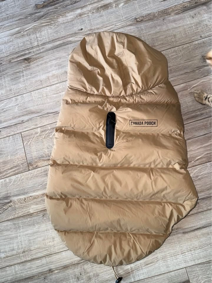 Canada Pooch Dog Insulated Waterproof Puffer! Size 20+ - photo 3