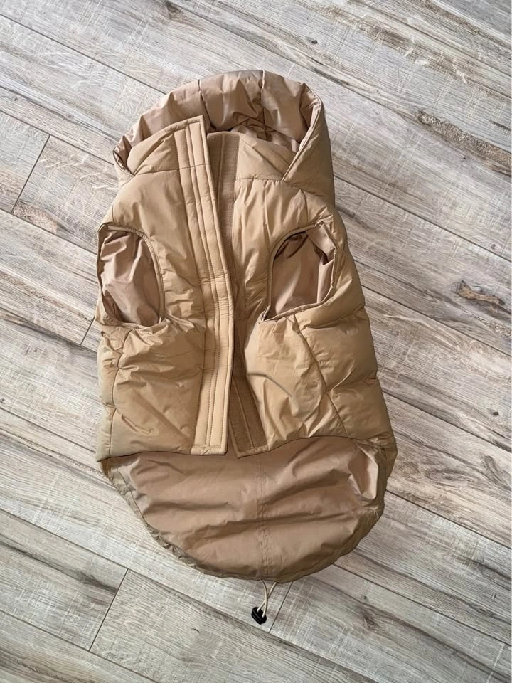 Canada Pooch Dog Insulated Waterproof Puffer! Size 20+ - photo 4