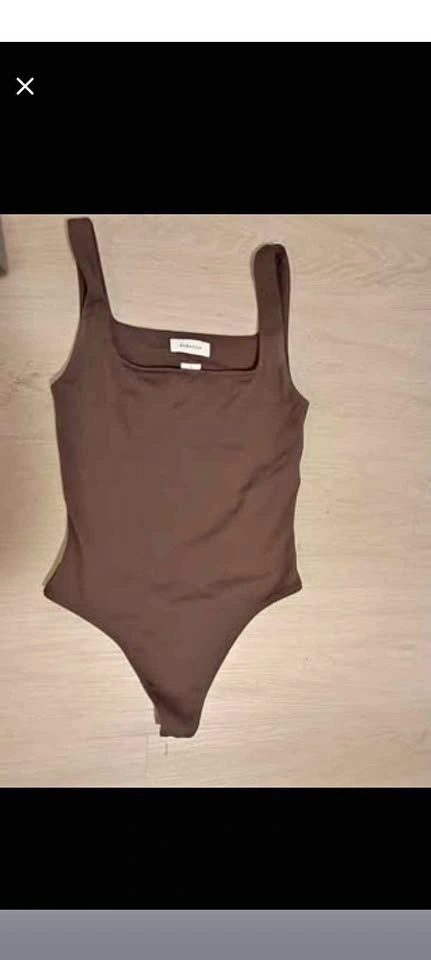 Aritzia brown contour bodysuit and taupe crop top