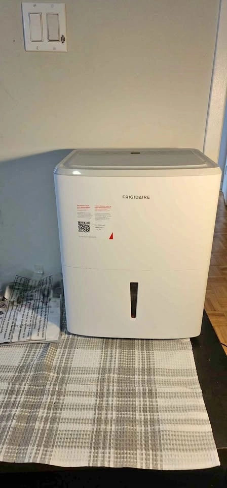 Frigidaire Dehumidifier fan with WiFi