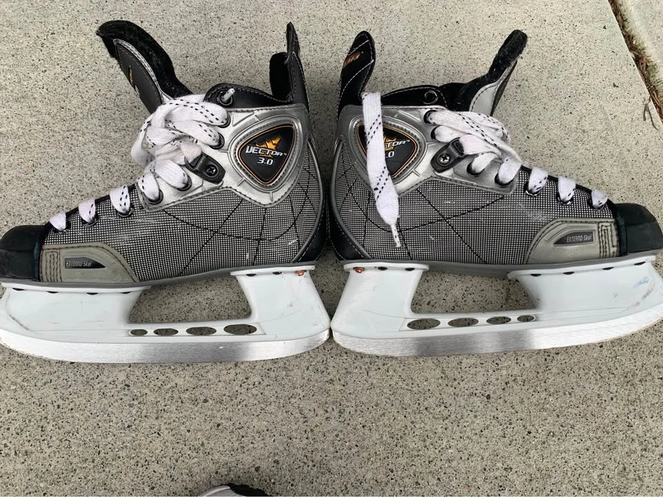 CCM Vector 3.0 Hockey Skates Size 1 1/2 - photo 2