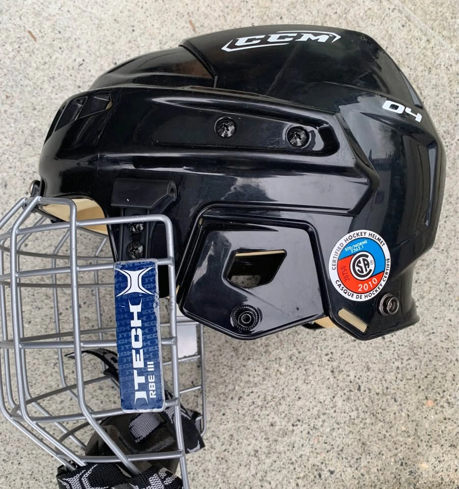 Youth CCM FL40 Hockey Helmet with Cage - photo 3