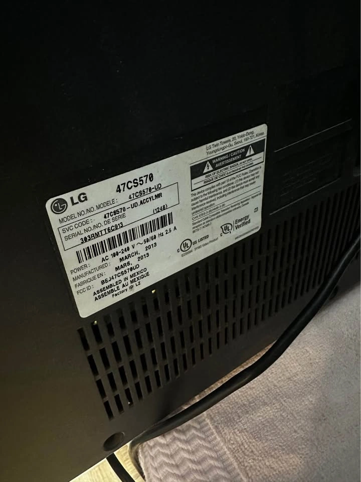 Old Lg 47-Inch LCD TV - photo 4