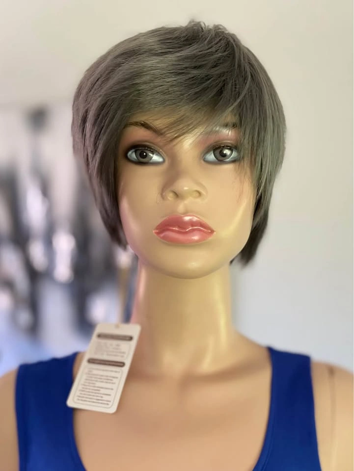 NWT: Short Edgy Layered Textured Grey Silver Synthetic Wig - photo 2