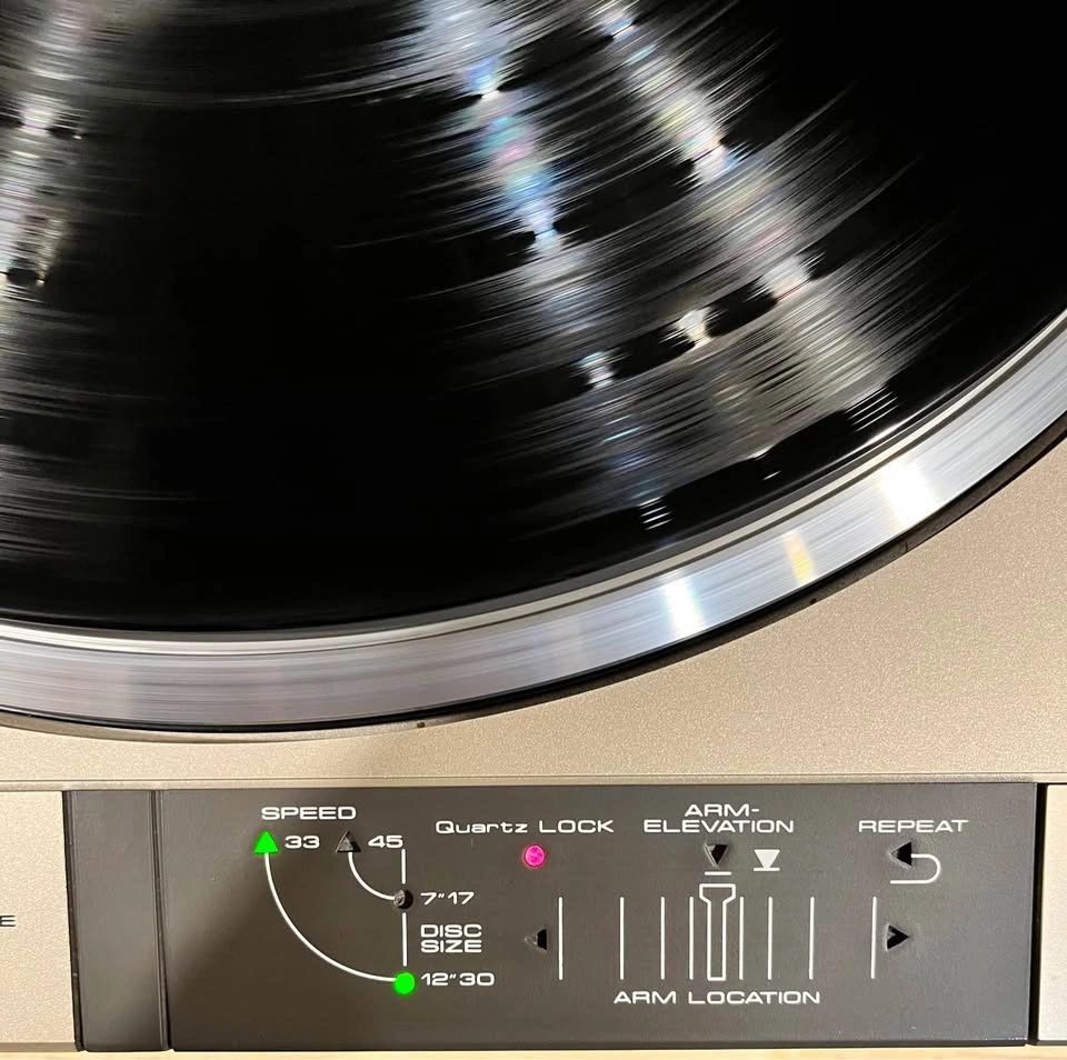 Pioneer PL-L800 Linear Tracking Turntable - Quartz Direct Drive - photo 4
