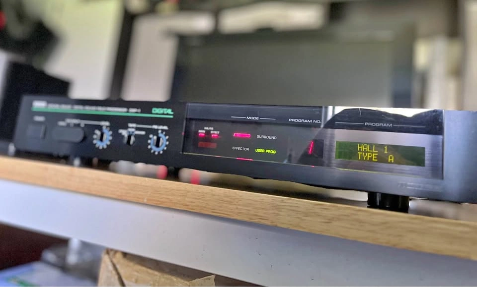 Yamaha DSP-1 Digital Sound Field Processor includes Remote