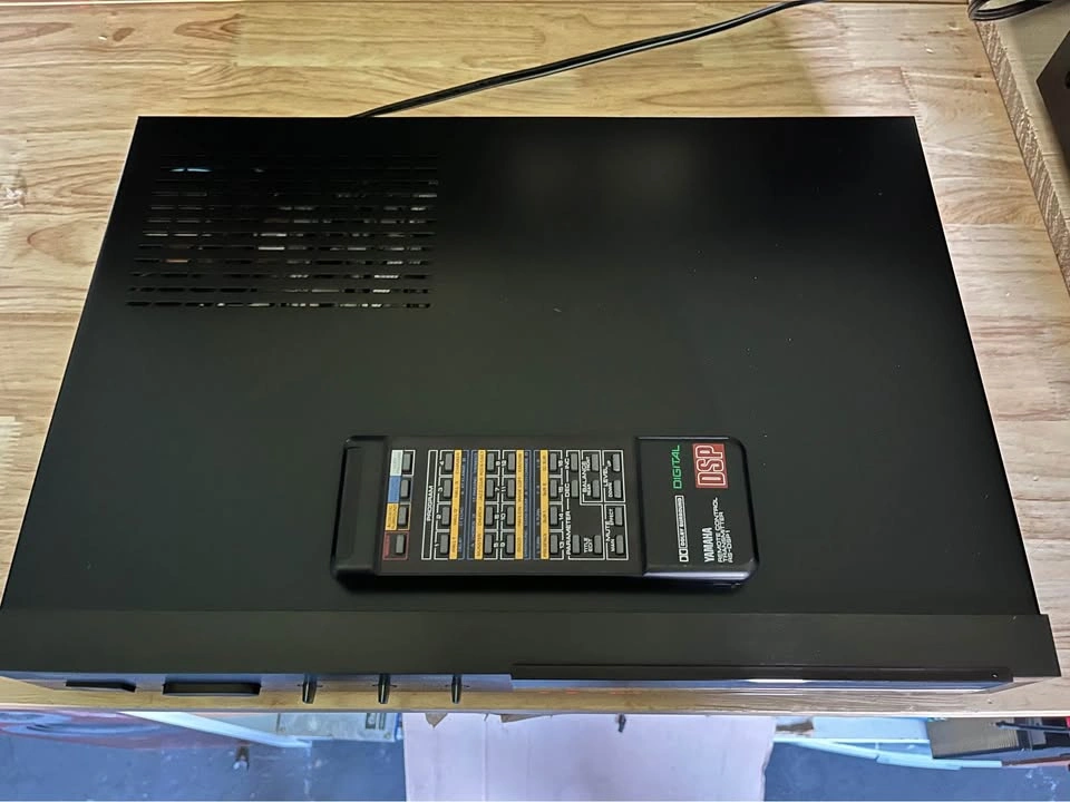 Yamaha DSP-1 Digital Sound Field Processor includes Remote - photo 3