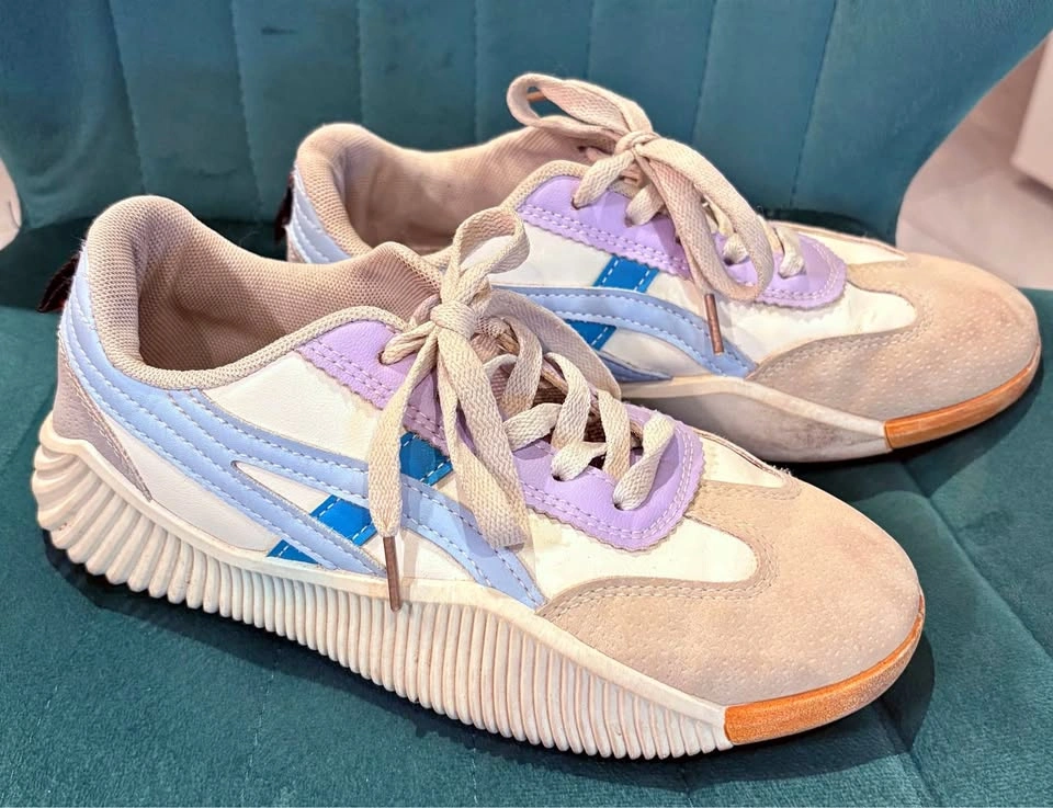 Pastel multi-color casual sneakers