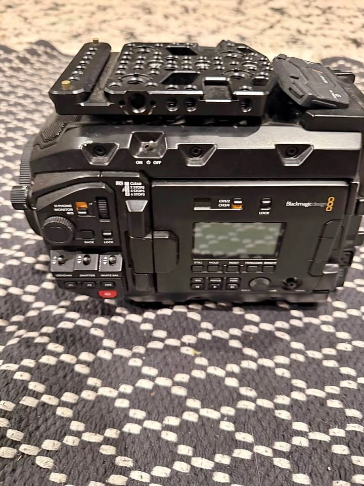 Ursa Mini Pro 4.6k G1 EF with DaVinci Resolve & Accessories