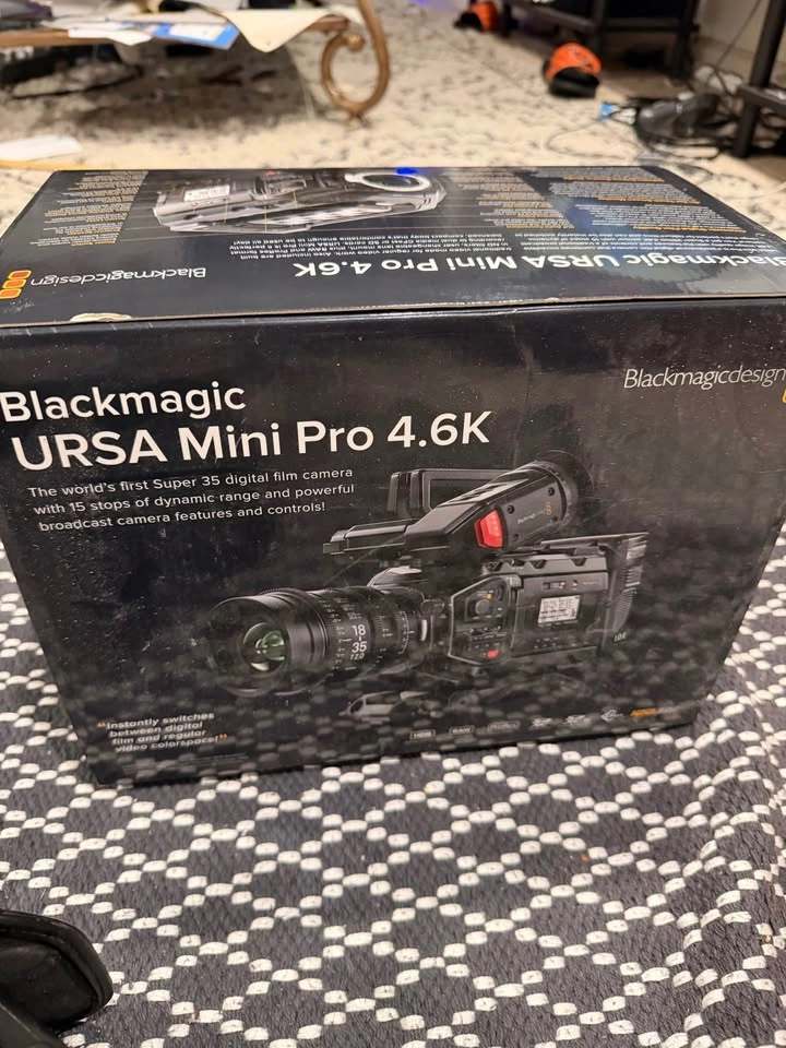 Ursa Mini Pro 4.6k G1 EF with DaVinci Resolve & Accessories - photo 4