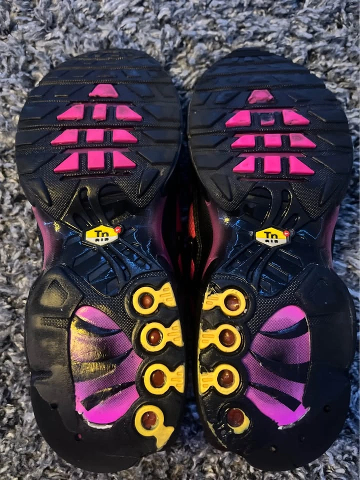 Pink and Black Tns Size 8.5 Mens - photo 4