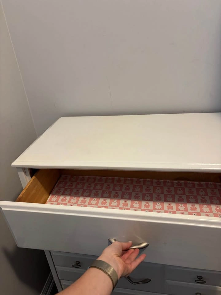 White Dresser / Chest of Drawers - photo 4