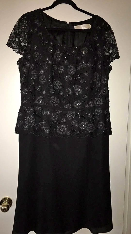 Cameron Blake by Mon Cheri size 20