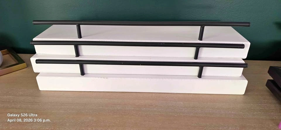 Set of 3 floating shelves white with black rail