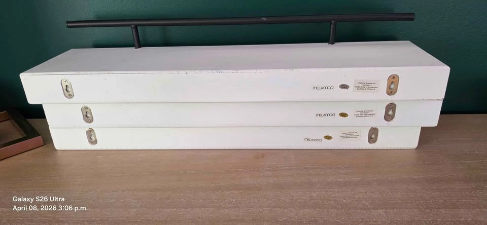 Set of 3 floating shelves white with black rail - photo 2
