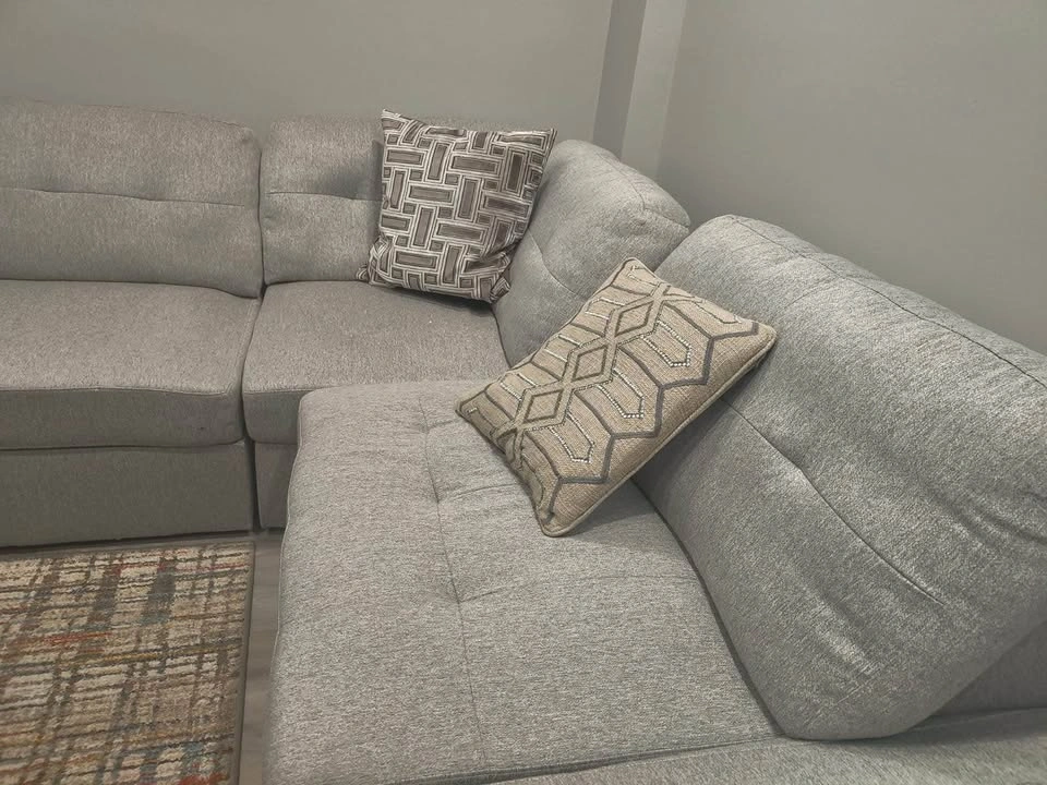 Sectional Sofa with matching Ottoman - photo 2