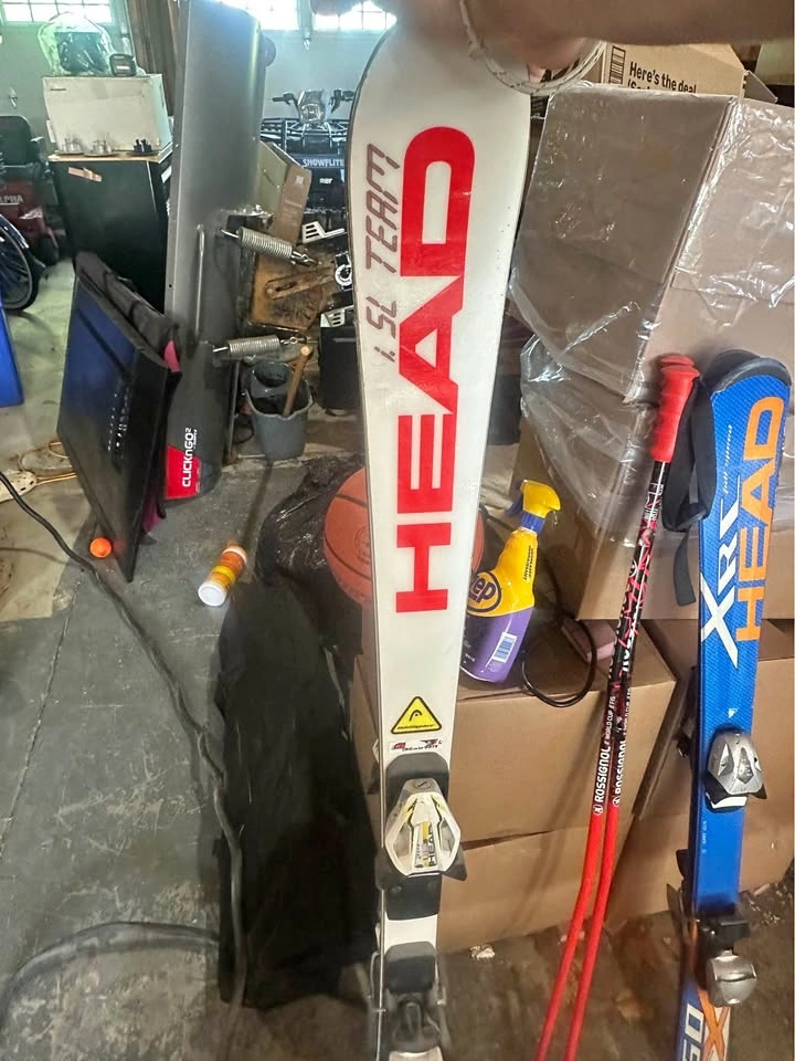 Complete Ski Package – HEAD Skis, Alpina Boots, Rossignol Poles