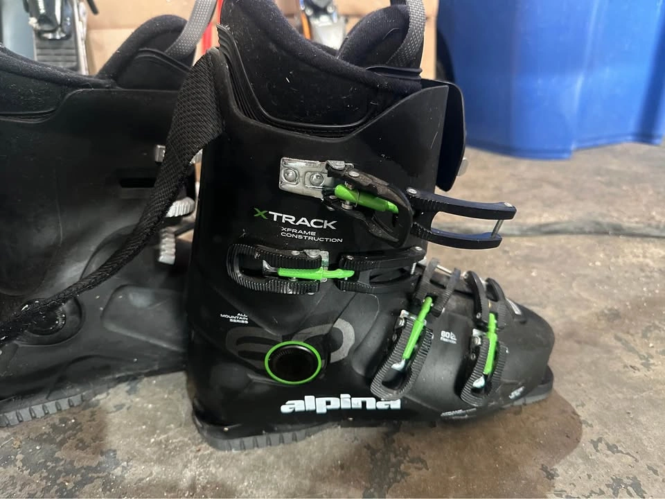 Complete Ski Package – HEAD Skis, Alpina Boots, Rossignol Poles - photo 2